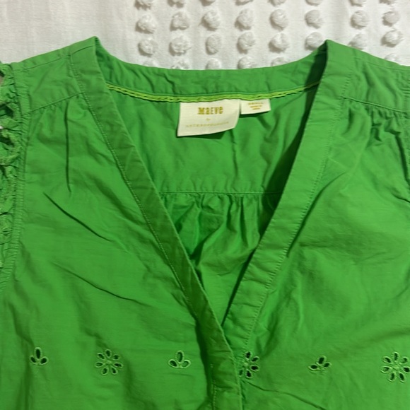 ANTHROPOLOGIE green eyelet top - Picture 2 of 4